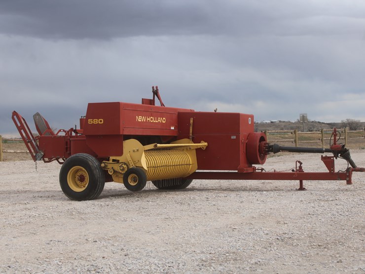 new-holland-580-image-9