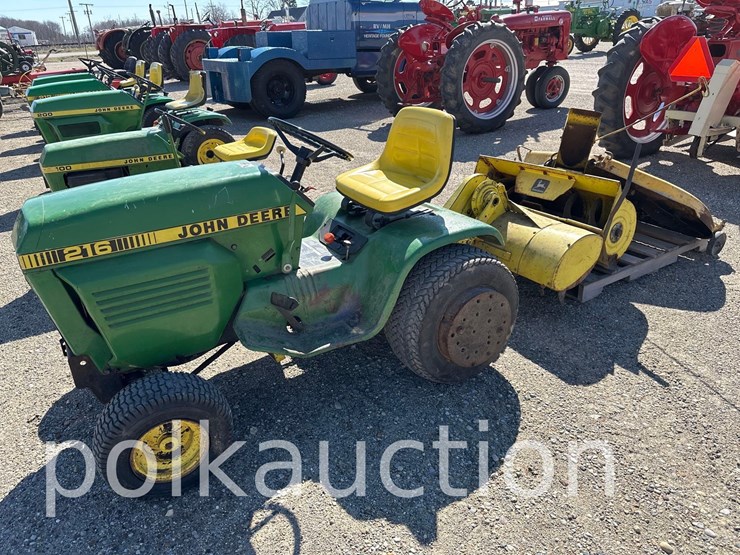 john-deere-216-image-3