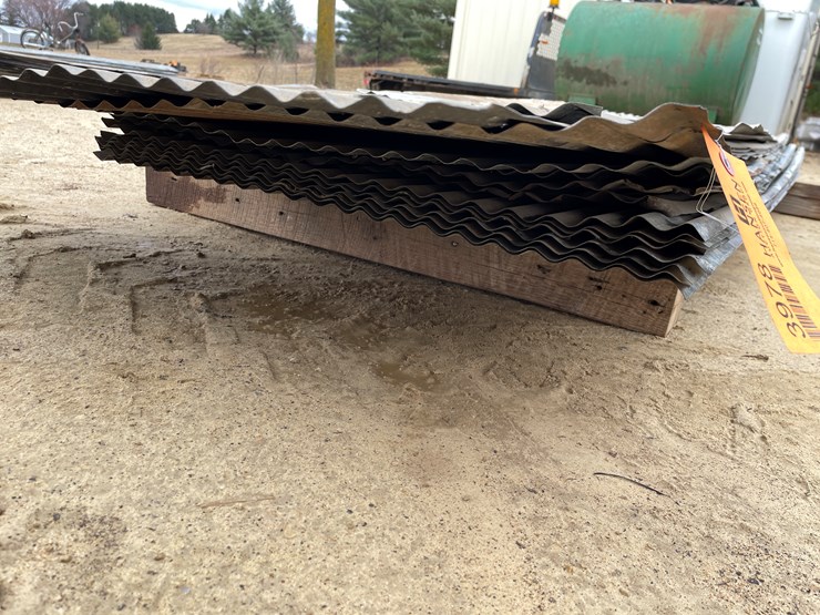 #3978-•-(15)-corrugated-steel-siding-image-9