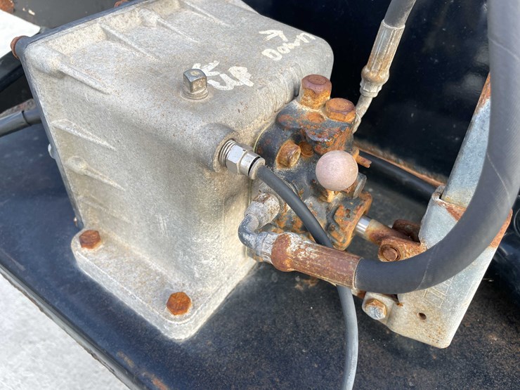 #5423-•-2014-nova-scissor-lift-tilt-bed-trailer-image-18