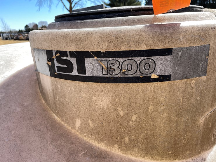 #3963-•-1,300-gallon-water-tank-image-5