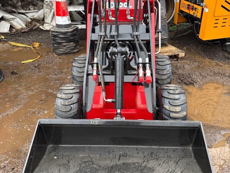 new-sdlool-co-stand-on-mini-skidloader-model-sl323w-image-5