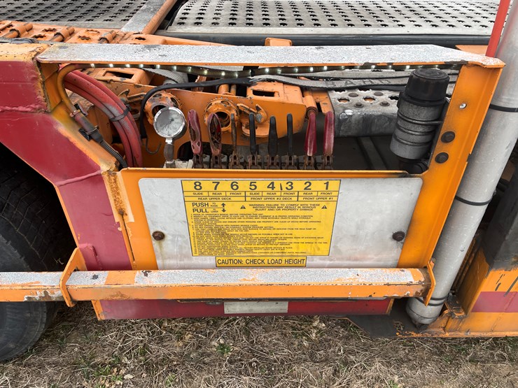 #110-•-2014-volvo-car-hauler-semi-and-trailer-(has-wi-title)-image-18