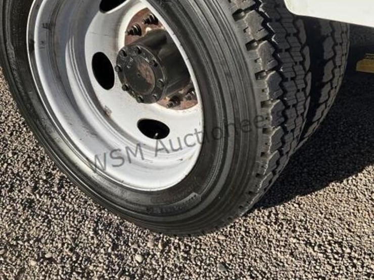 2015-ford-f550-image-8