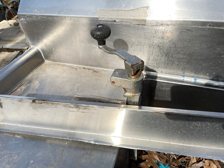 #3974-•-stainless-steel-3-bay-sink-image-19