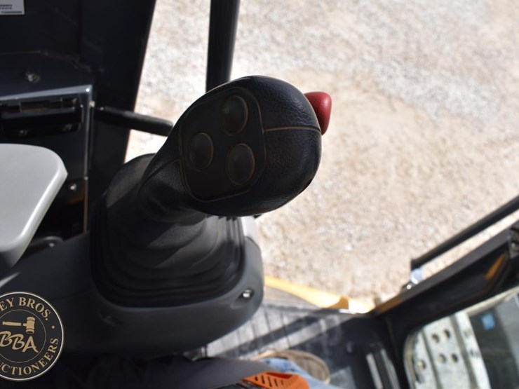 2021-deere-85g-image-55