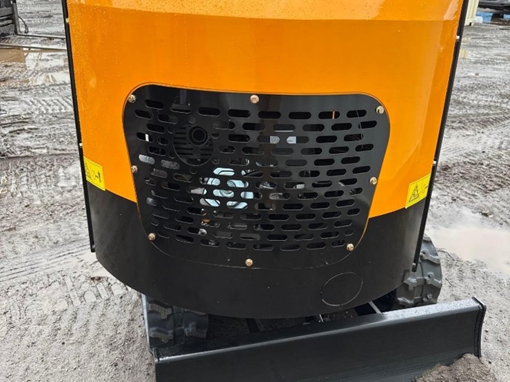 new-vicsec-co-mini-excavator-model-vc15-image-4