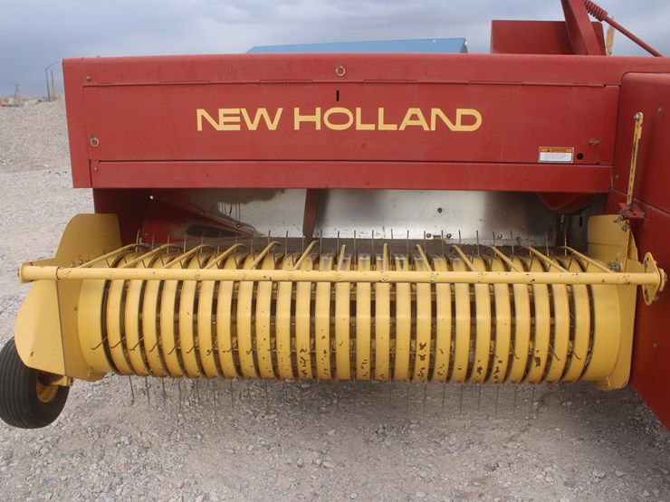 new-holland-580-image-12