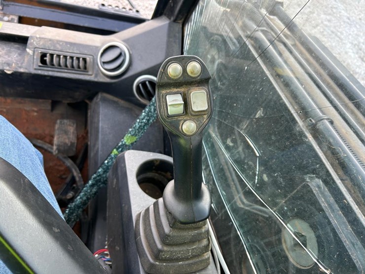 2021-jcb-3ts-8t-image-21