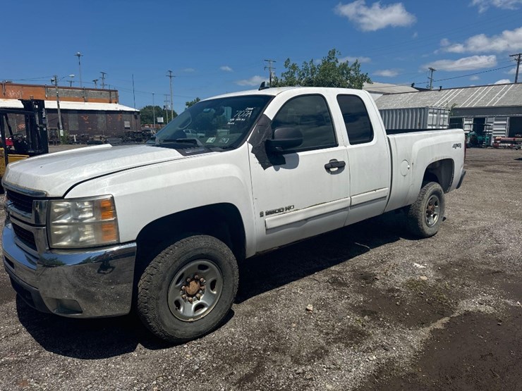 2008-chevrolet-silverado-2500-image-1