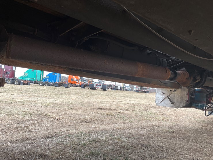 1989-peterbilt-379-image-58