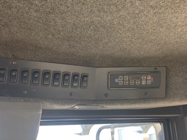 ag-chem-terra-gator-8104-image-15