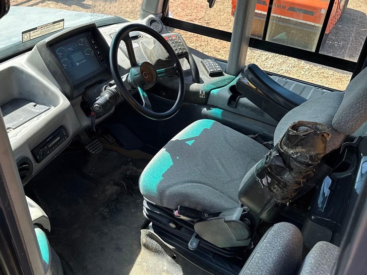 2012-deere-300d-ii-image-26