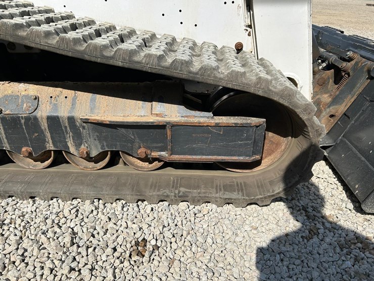 2022-bobcat-t770-image-14