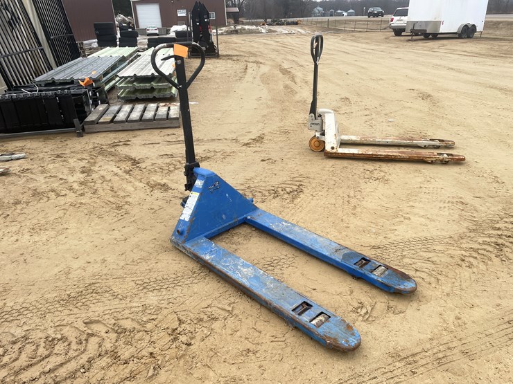 #3918-•-lift-rite-5,500-lbs.-pallet-jack-image-3