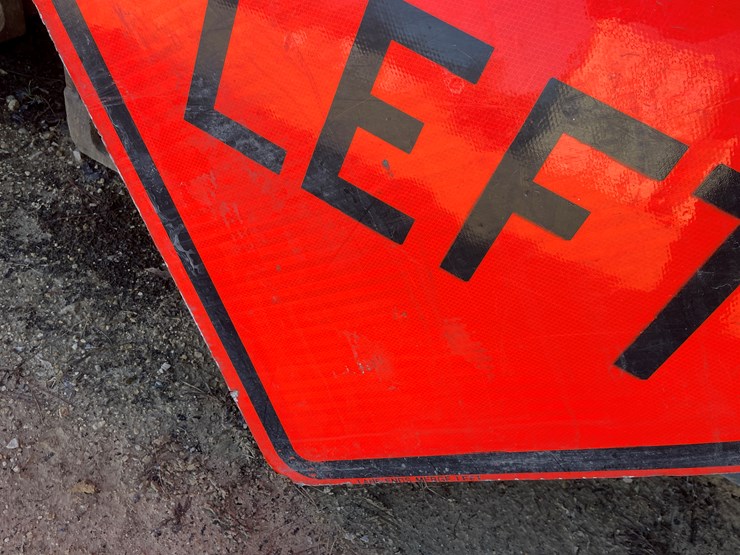 #3934-•-retired-fiberglass-road-signs-image-8