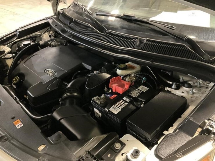 2015-ford-explorer-image-13