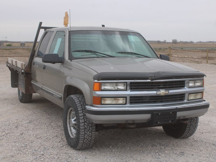 2000-chevrolet-k3500-image-3