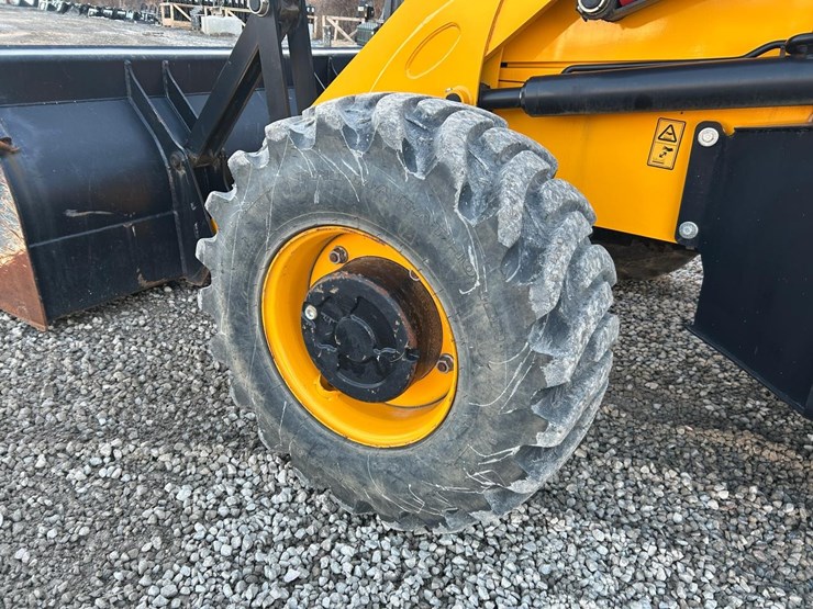 2021-jcb-3cx-image-18