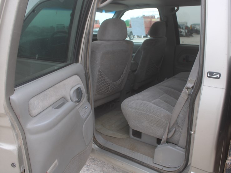 2000-chevrolet-k3500-image-32