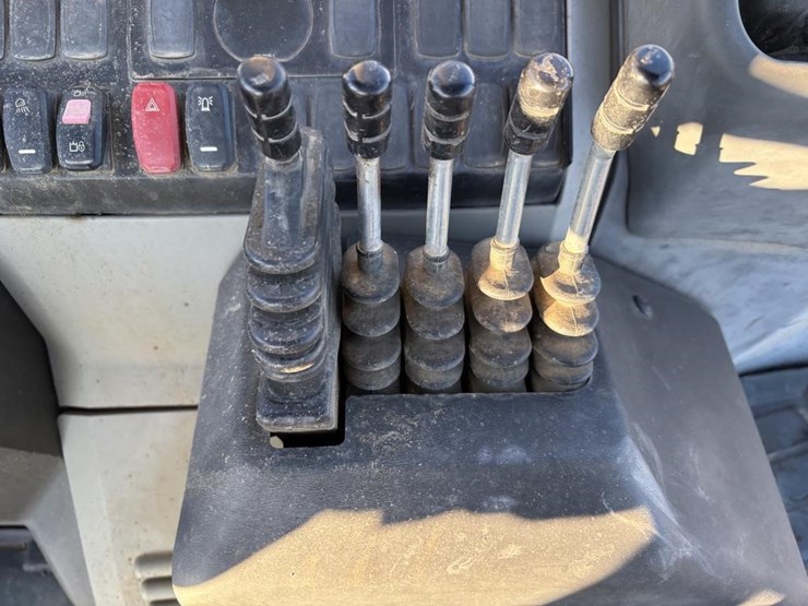 caterpillar-415f2-il-image-40