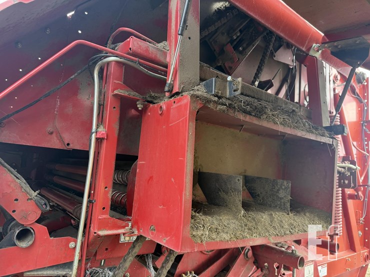 new-holland-br7090-image-14