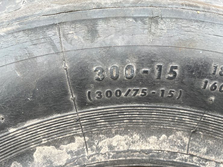#10750-•-continental-300/75-15-forklift-tire-image-7