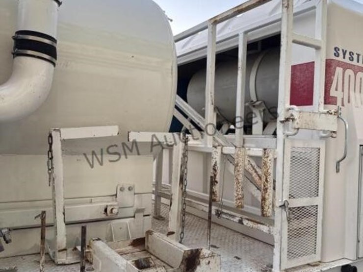 2009-international-durastar-4400-image-24