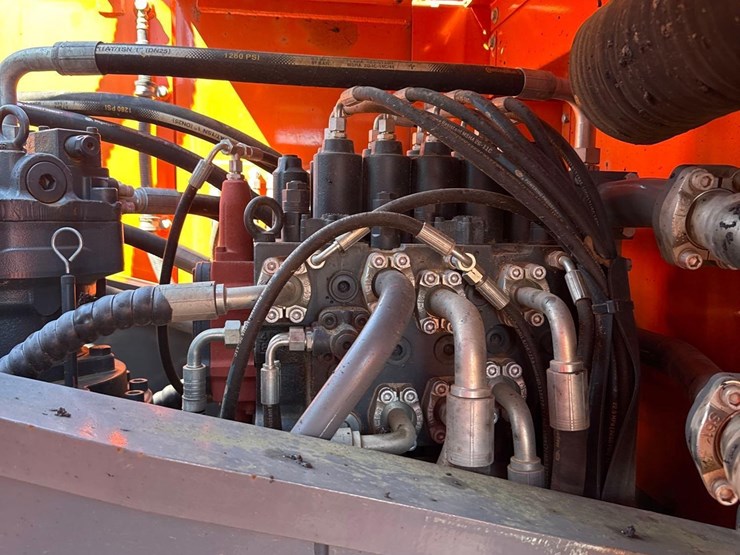 2019-xcmg-xe210u-image-21