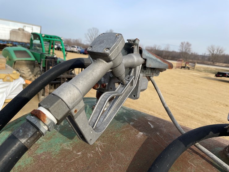 #3962-•-500-gallon-metal-fuel-tank-image-9