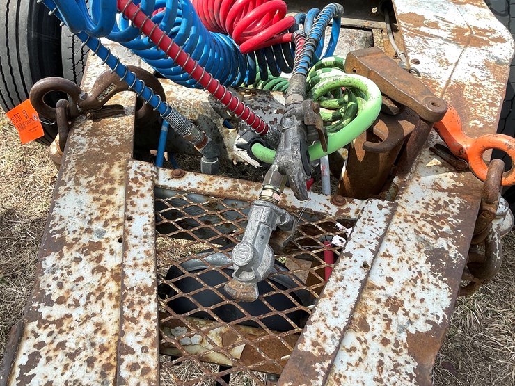 1983-fruehauf-semi-image-23