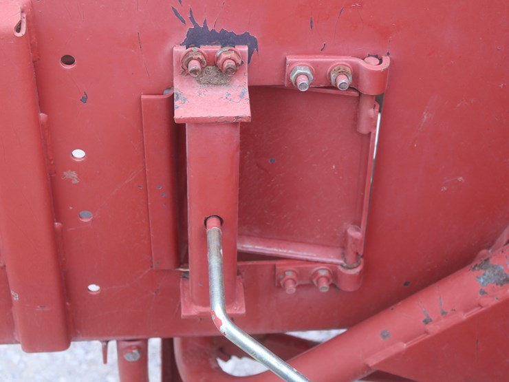 new-holland-580-image-57