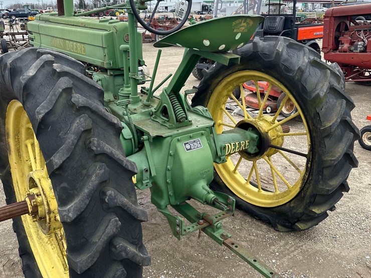 john-deere-b-image-4