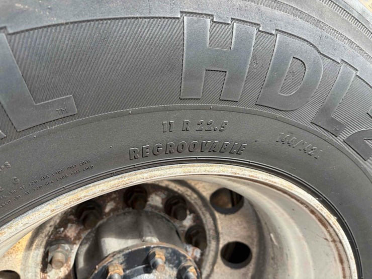 2019-freightliner-cascadia-single-axle-road-tractor-image-18