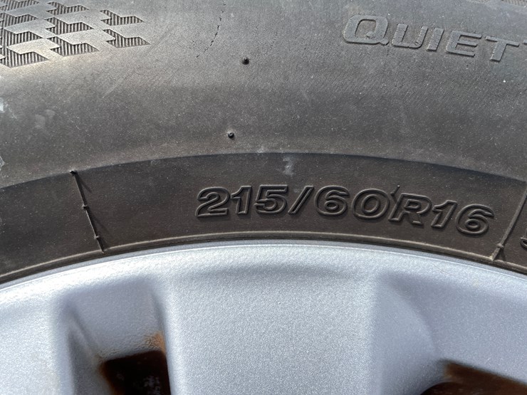 #10703-•-(4)-bridgestone-16"-tires-on-honda-5-bolt-aluminum-rims-image-7