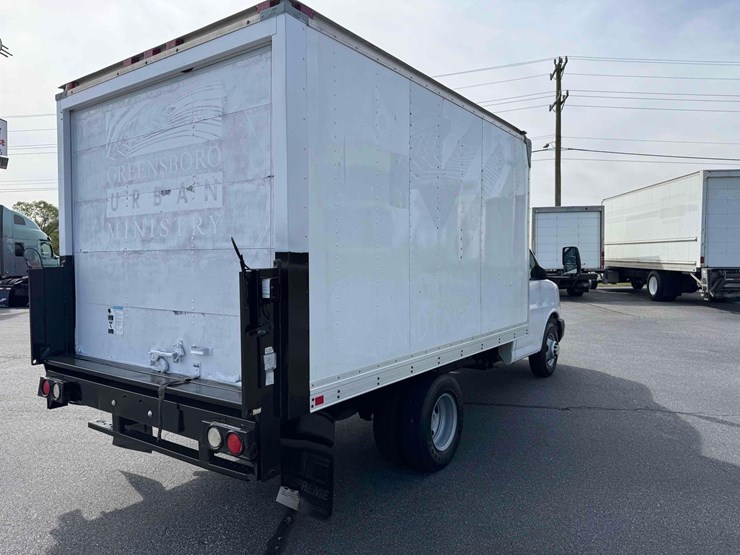 2009-chevrolet-3500-image-5