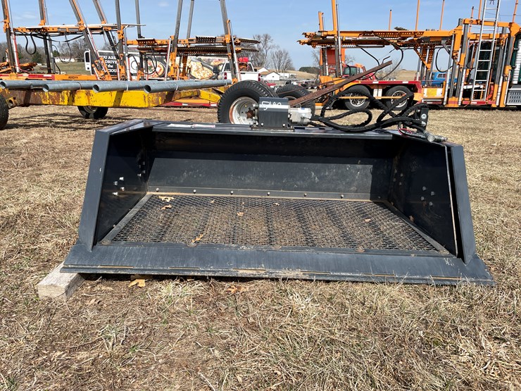 #200-•-wolverine-vibratory-screening-bucket-image-2