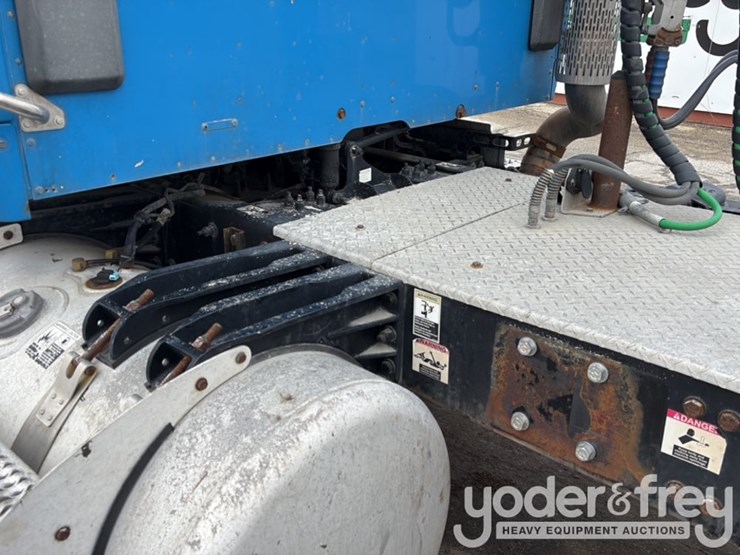 2018-peterbilt-579-image-73