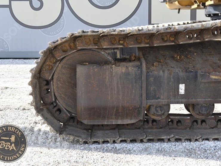 2019-caterpillar-326fl-image-35