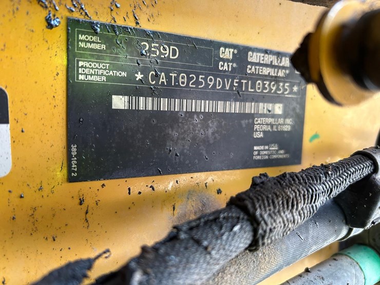 2015-caterpillar-259d-image-27