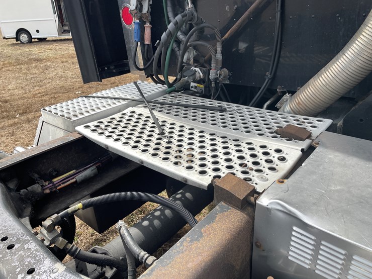 2006-caterpillar-c15-image-30