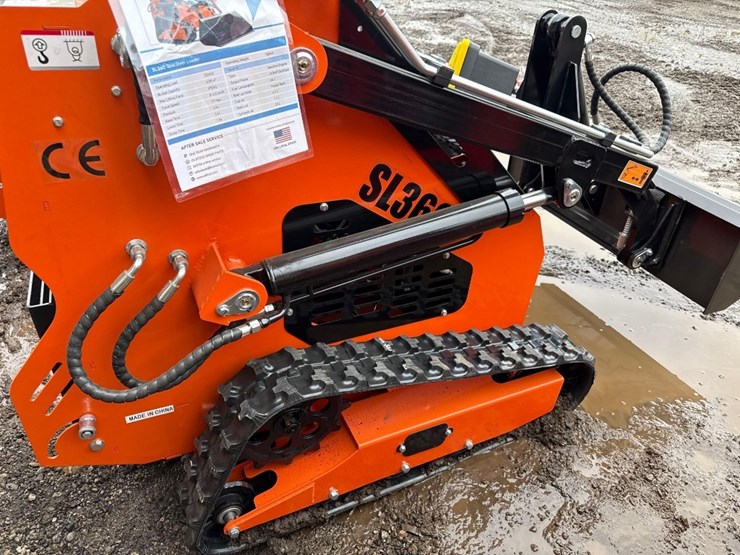 new-sdlool-co-stand-on-mini-skidloader-model-sl36c-image-4