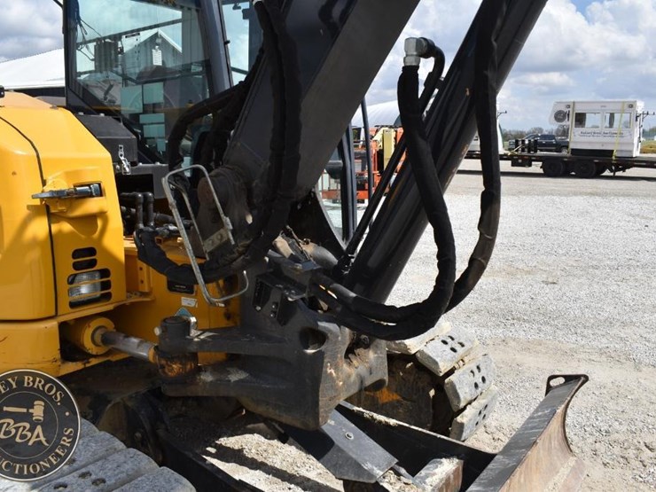 2021-deere-85g-image-21