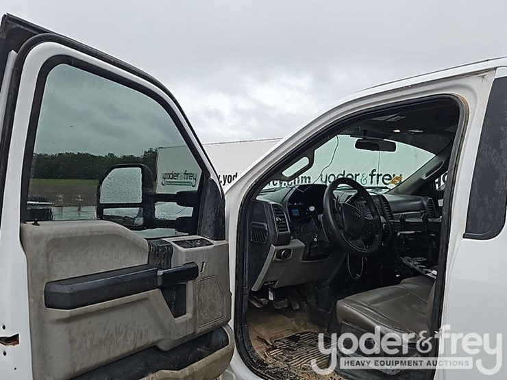 2018-ford-f550-xl-image-19