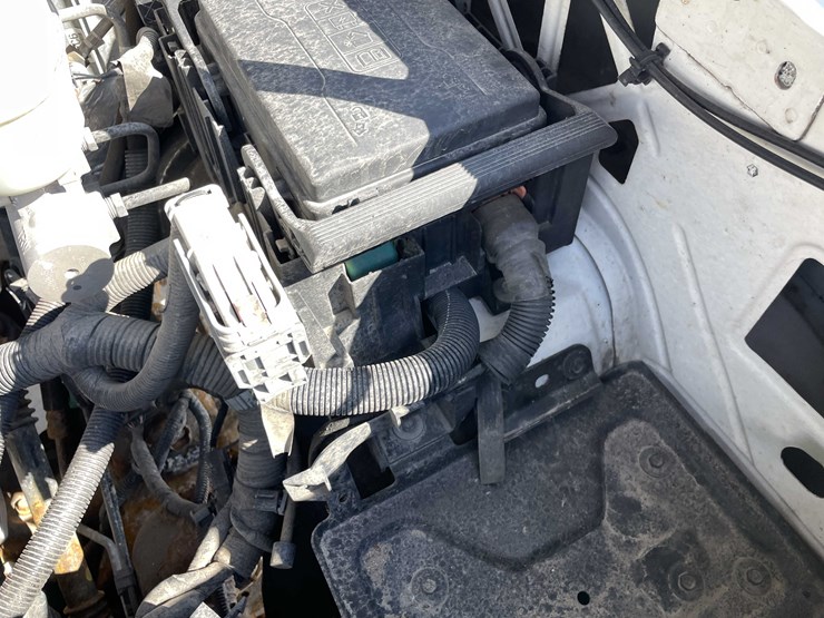 2015-chevrolet-1500-image-17