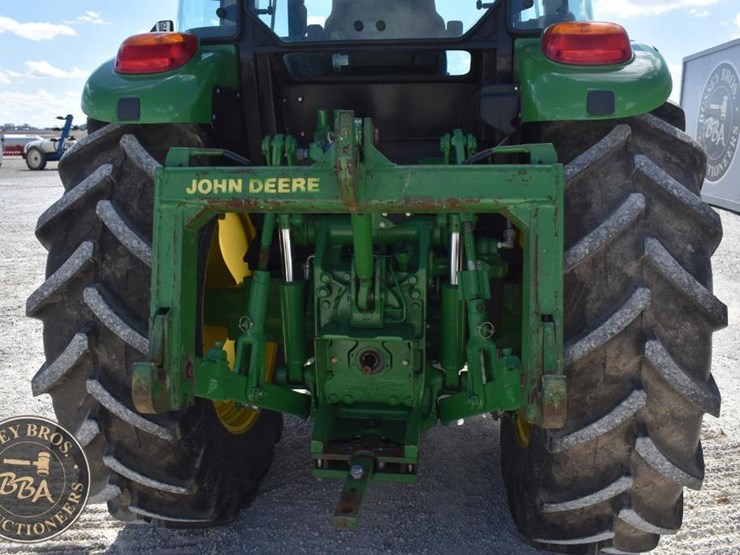 2014-john-deere-6140d-image-26