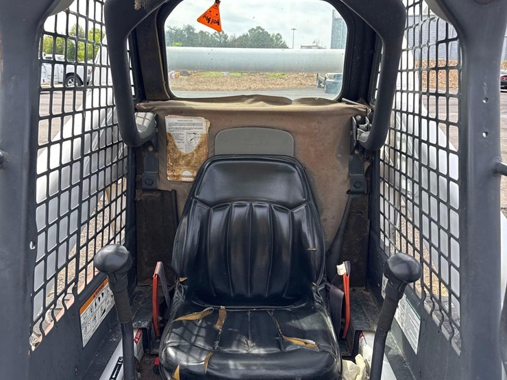 2007-bobcat-s250-image-17