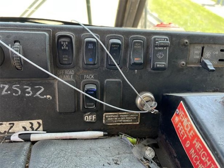 2009-mack-leu613-image-16