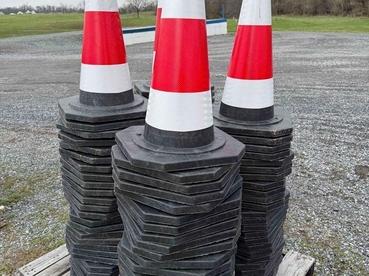 (10)-unused-traffic-cones-image-1