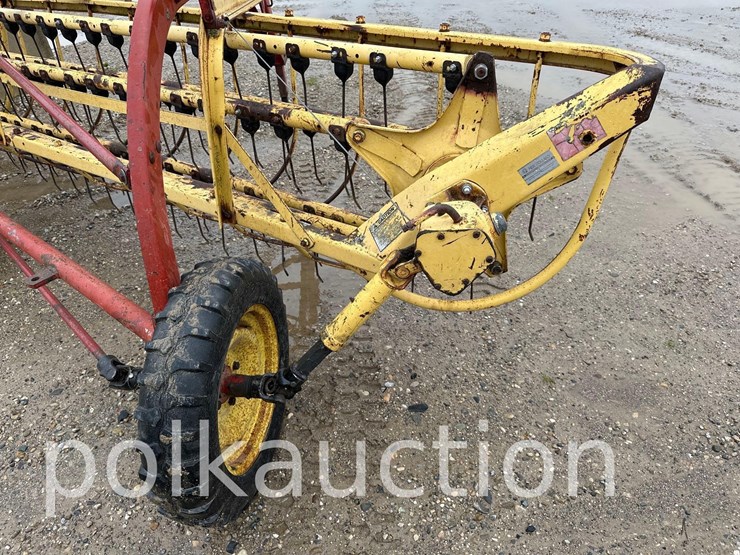 new-holland-260-image-4